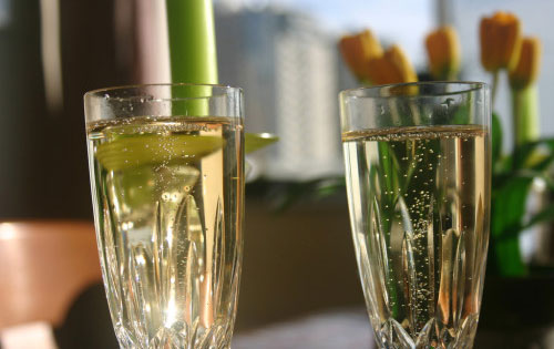 起泡酒和烈酒推動(dòng)英國酒類銷售